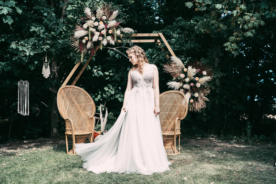 Outdoor Boho Tent Wedding With Relaxed Vibes The Quill Kent 