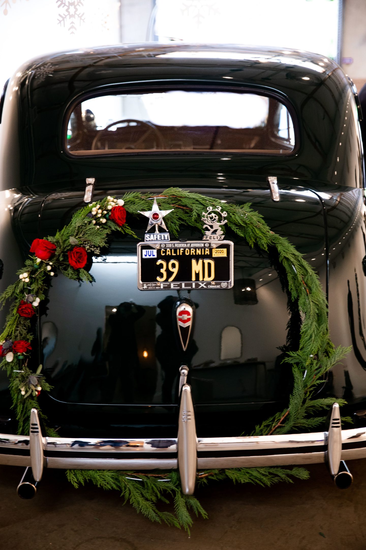 Retro Christmas Wedding With Red and Green Styling at Pop Up Shot Club, USA