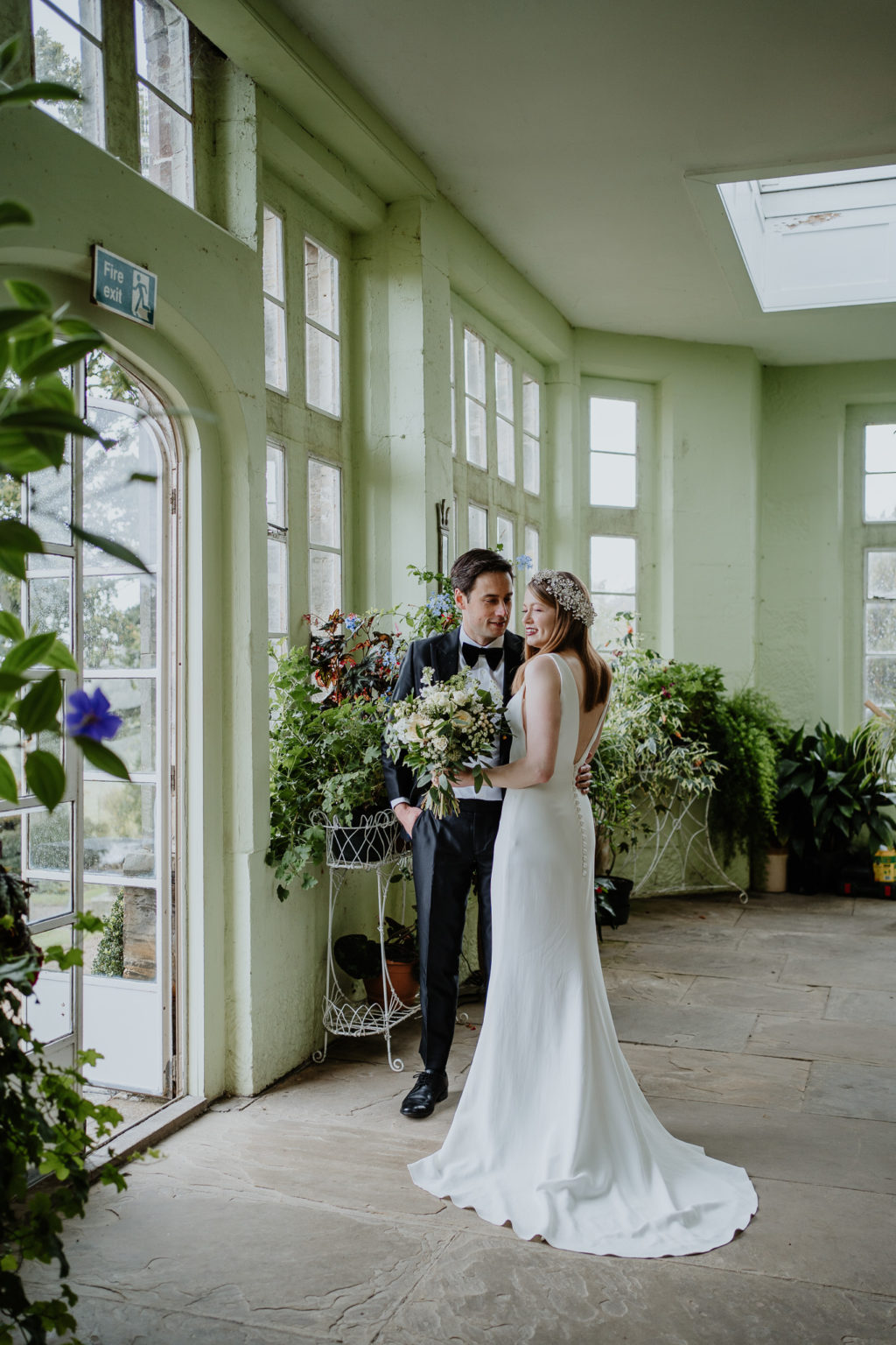 Elegant Black Tie Wedding With Hollywood Glamour At Wadhurst Castle, Kent