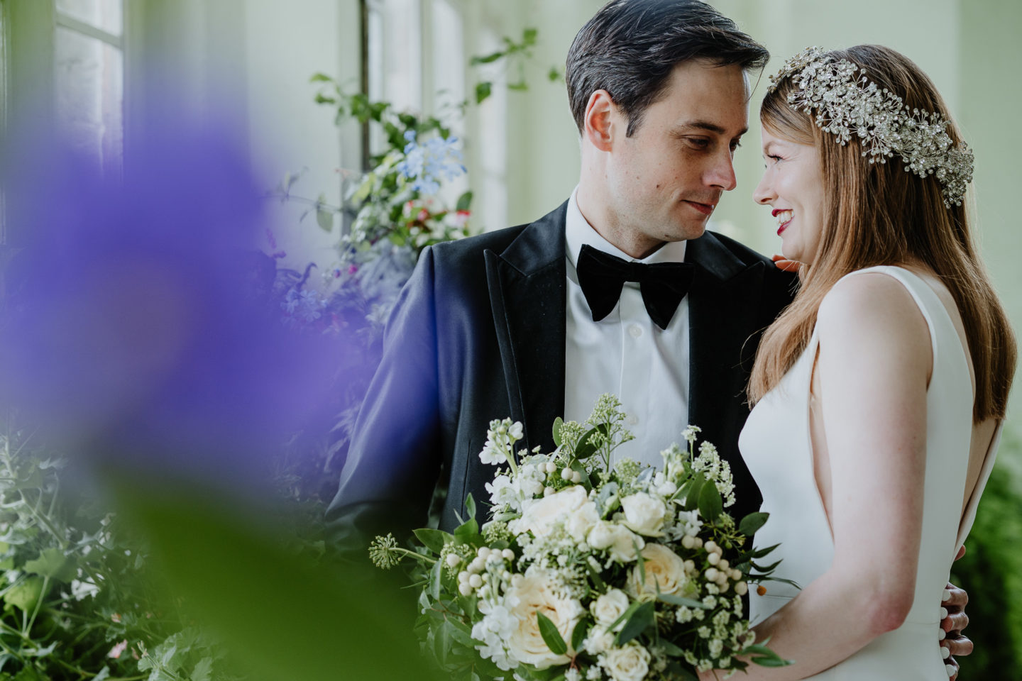 Elegant Black Tie Wedding With Hollywood Glamour At Wadhurst Castle, Kent