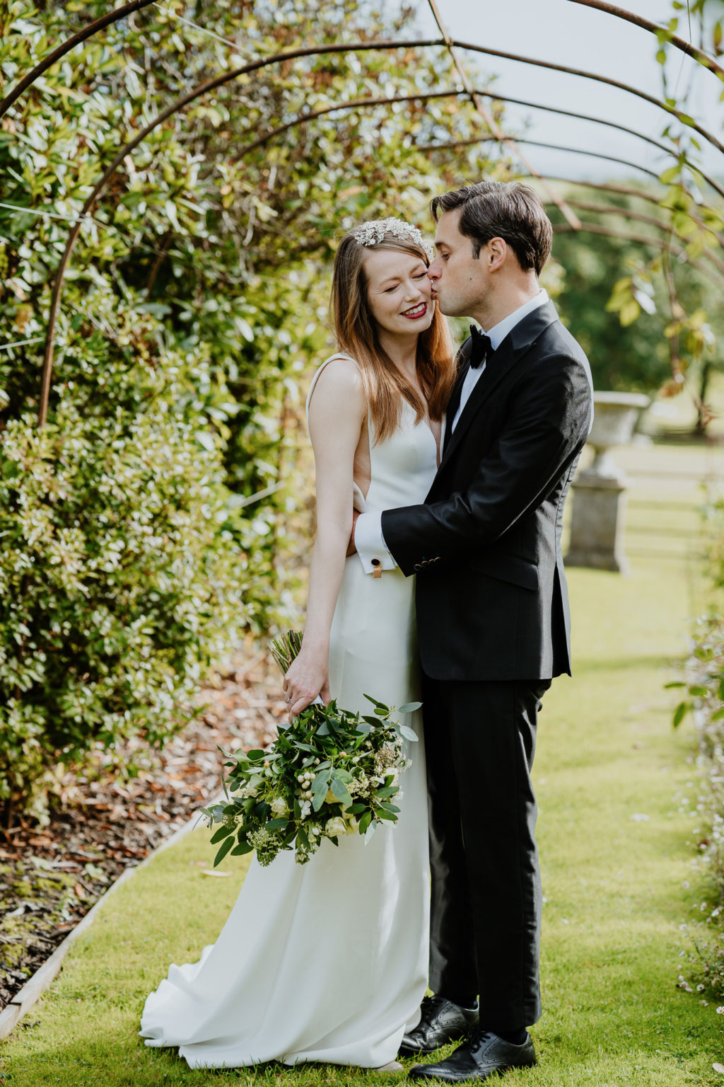 Elegant Black Tie Wedding With Hollywood Glamour At Wadhurst Castle, Kent