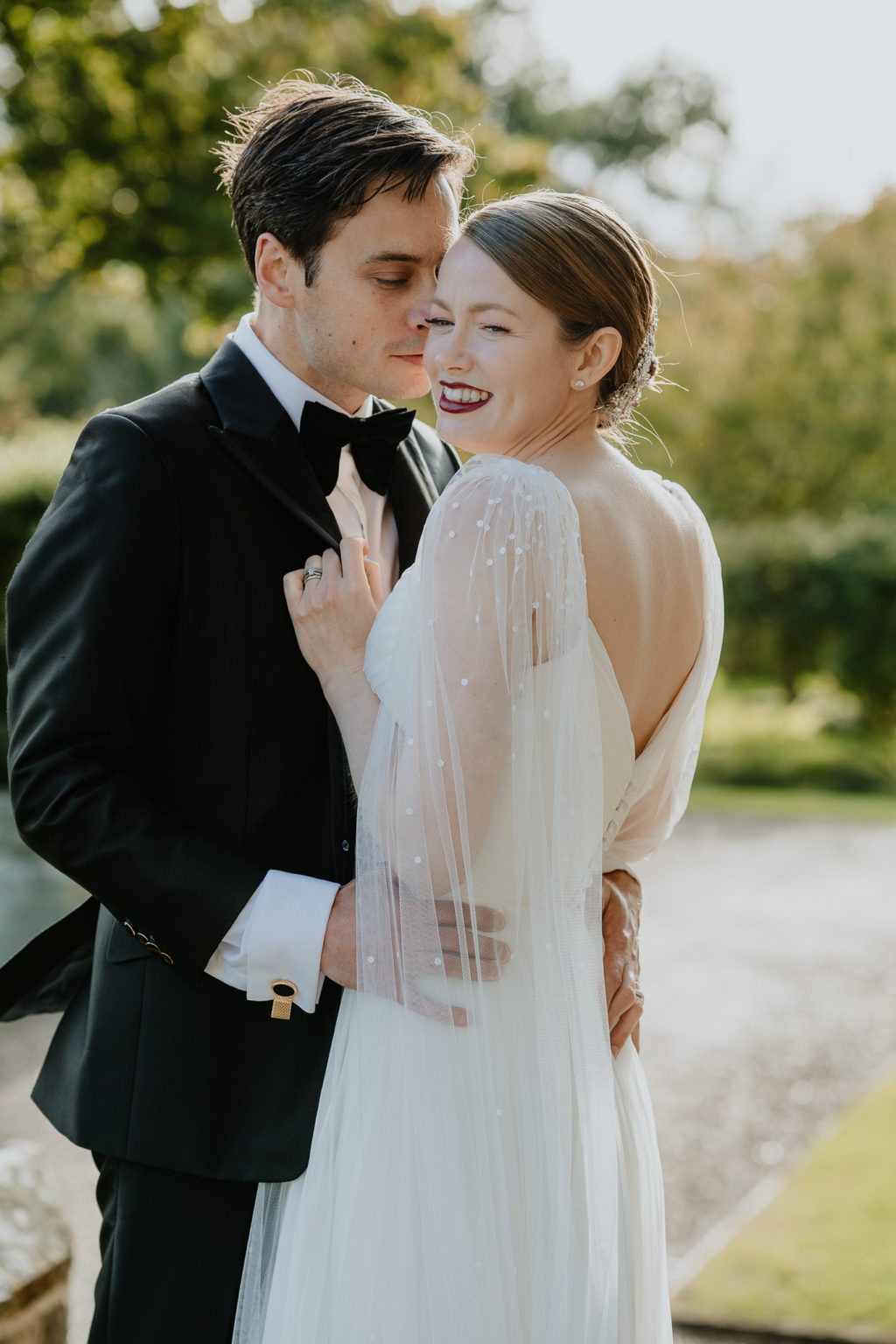 Elegant Black Tie Wedding With Hollywood Glamour At Wadhurst Castle, Kent