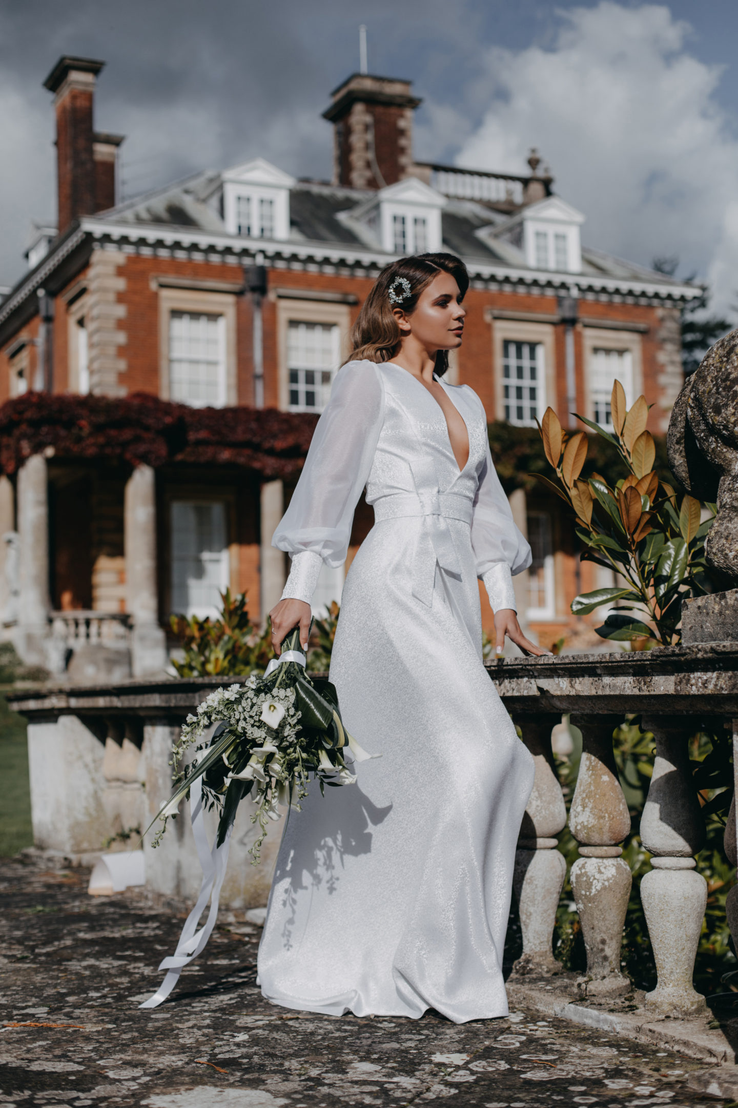 Contemporary Luxe Wedding with Chic Wedding Dress At Sennowe Park, Norfolk