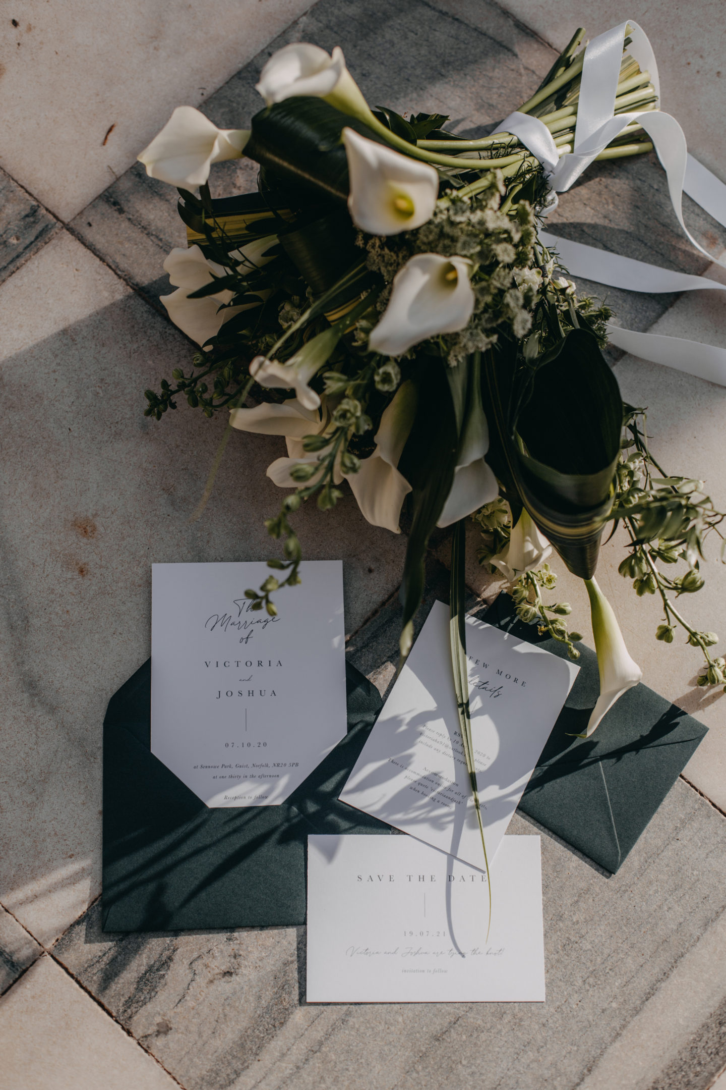 Contemporary Luxe Wedding with Chic Wedding Dress At Sennowe Park, Norfolk