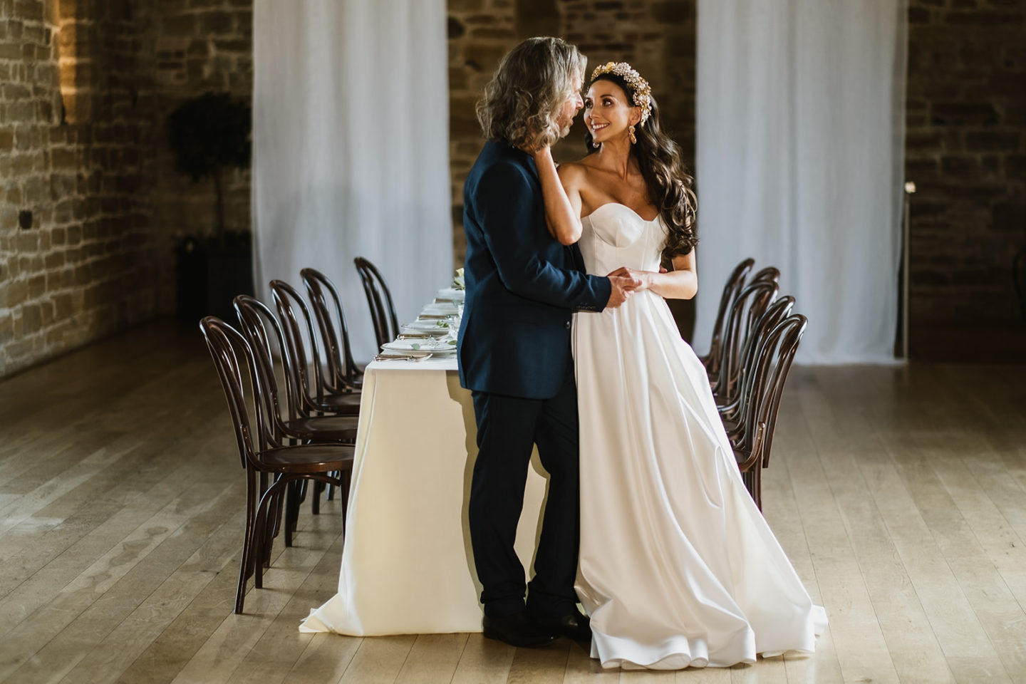 Intimate Wedding With Gold and Green Luxury Styling At Hendall Manor Barns, Sussex