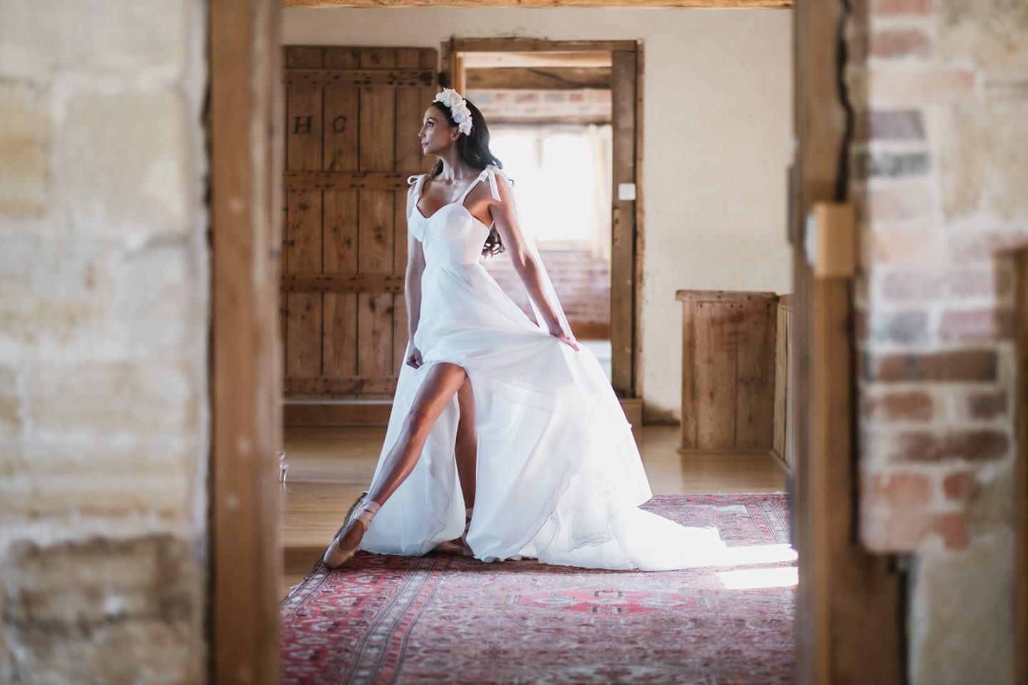 Intimate Wedding With Gold and Green Luxury Styling At Hendall Manor Barns, Sussex