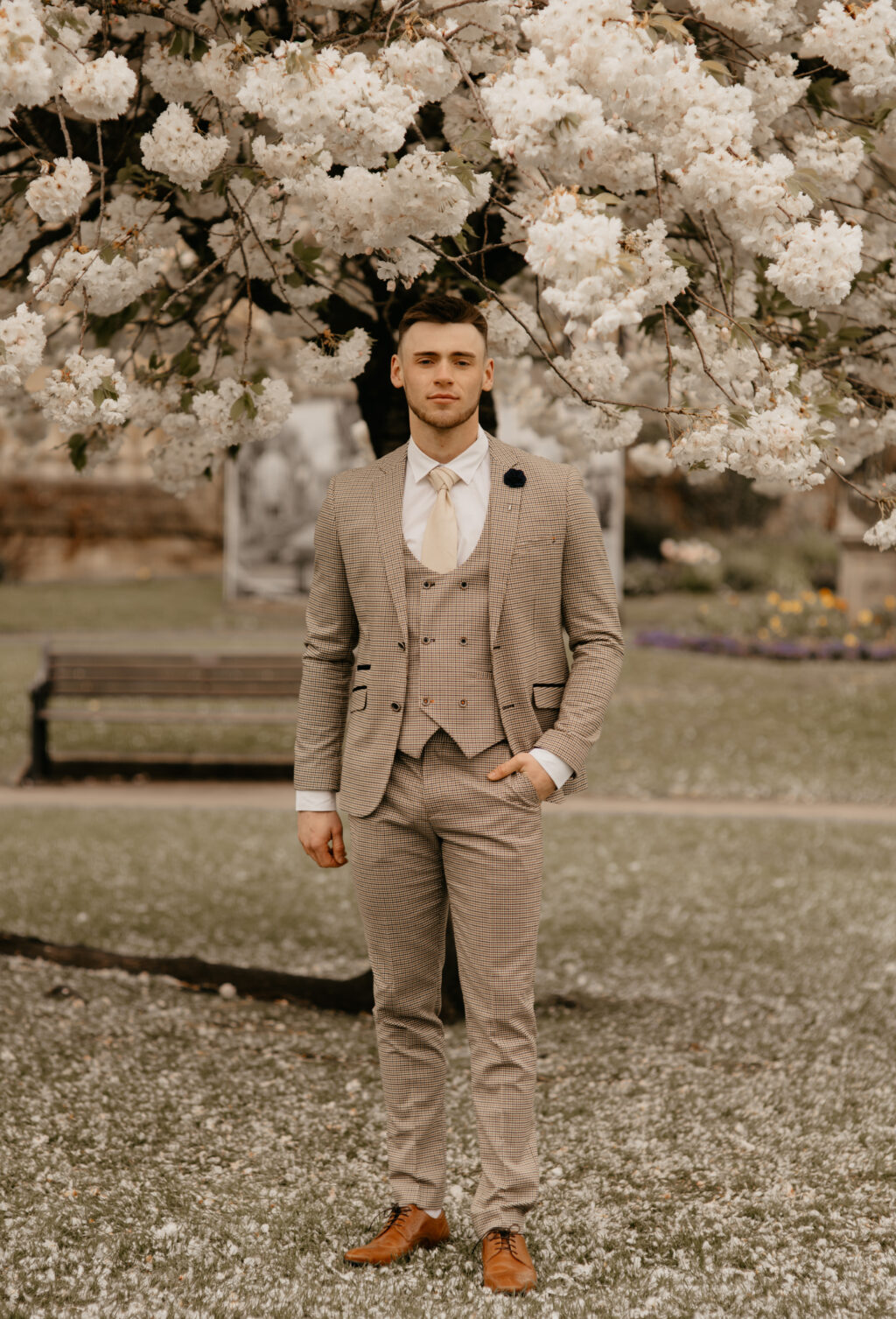 City Elopement With Bridal Jumpsuit and Vintage Wedding Car In Guildhall, Bath