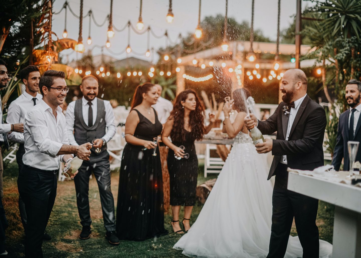 5 Tips For Planning A Wedding With Deaf or Hard of Hearing Guests 
