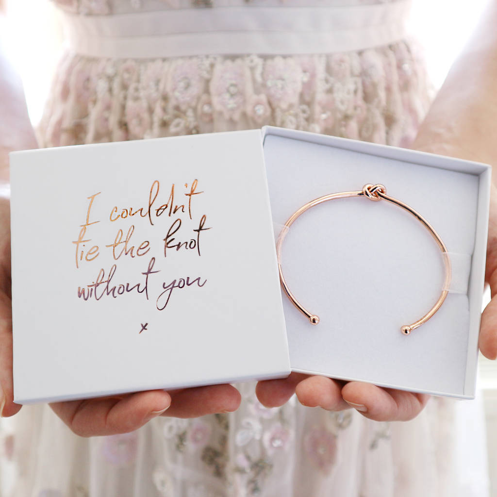 7 Creative Ways To Ask Your Friend To Be Your Bridesmaid