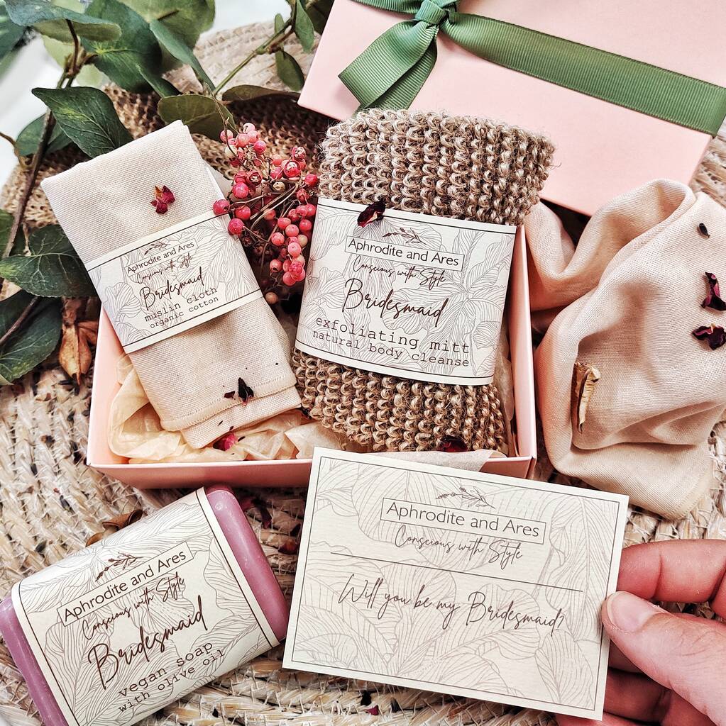 7 Creative Ways To Ask Your Friend To Be Your Bridesmaid