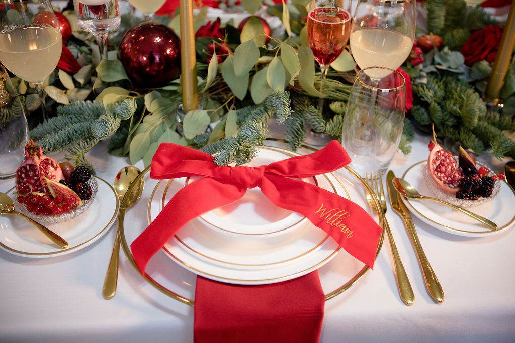 7 Christmas Table Styling Tips for your Luxury Christmas Wedding