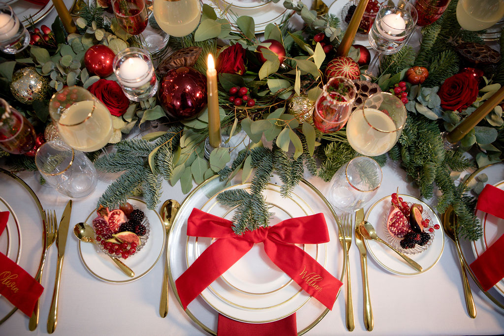 7 Christmas Table Styling Tips for your Luxury Christmas Wedding