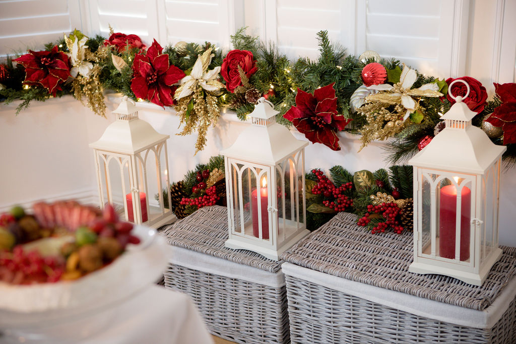 7 Christmas Table Styling Tips for your Luxury Christmas Wedding