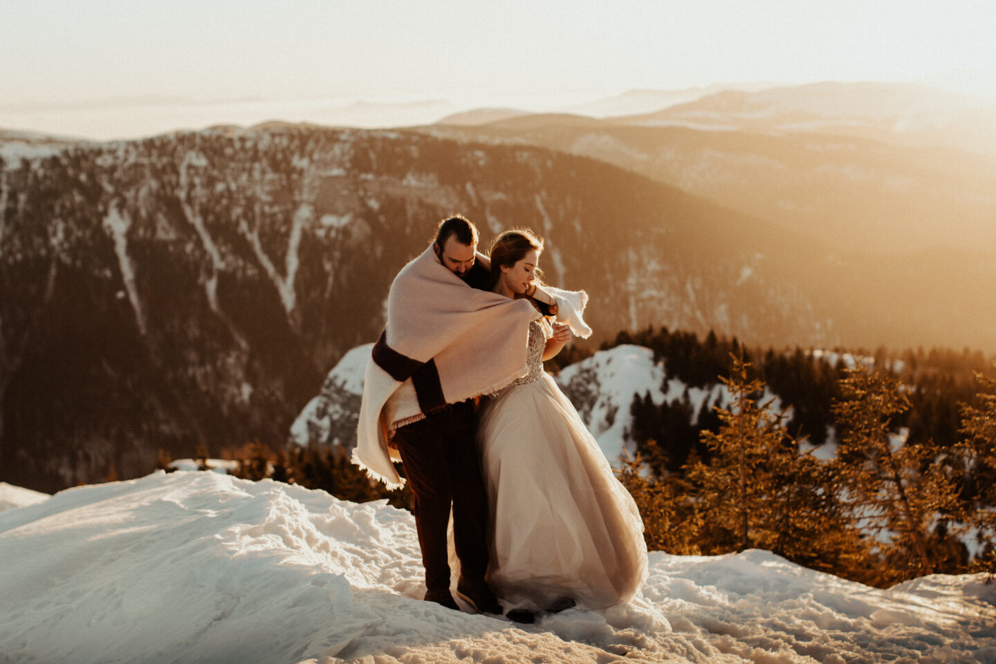 Romantic Winter Destination Wedding on the Italian Alps