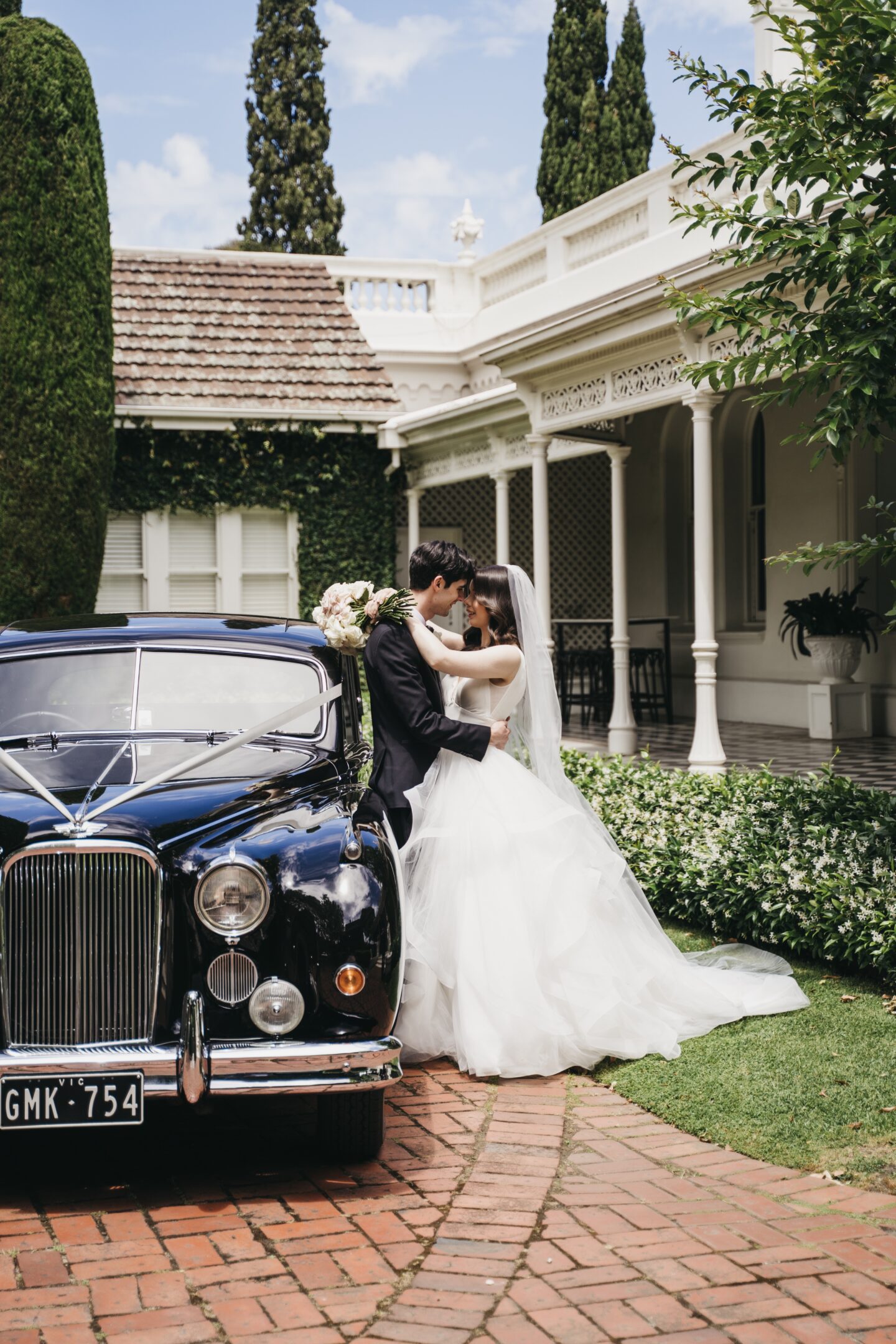  Australian Destination Wedding With Monochrome Styling