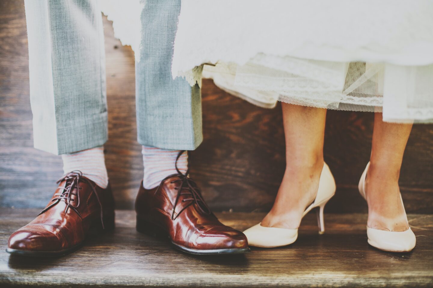 7 Leather Gift Ideas For Your Third Wedding Anniversary 