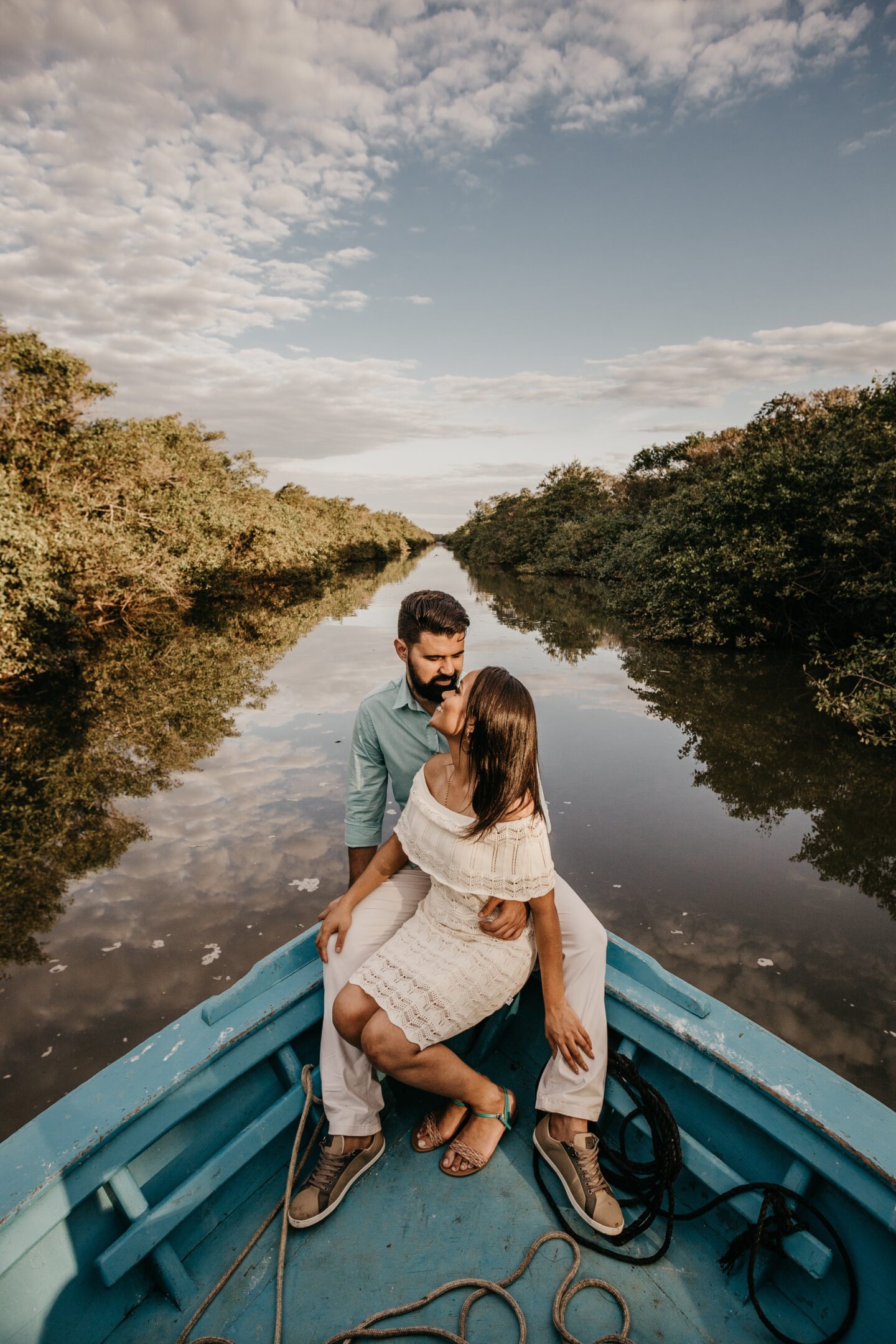 Spring Engagement Photoshoot: Eight Tips And Outfit Ideas For Couples