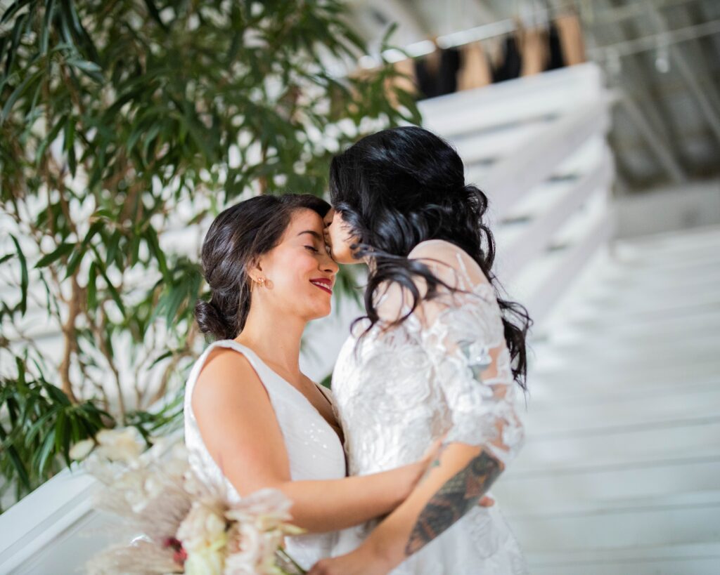 Put Your Best Day In Print: 13 Stunning Wedding Photo Album Ideas