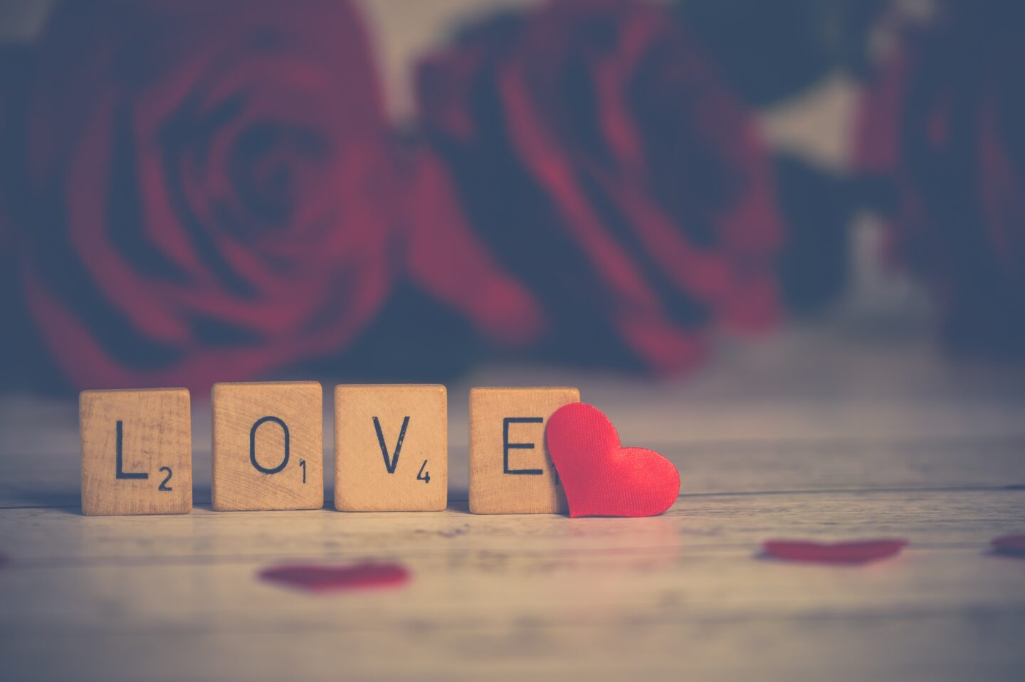 7 Gift Ideas For Your Fifth Wedding Anniversary of Wood