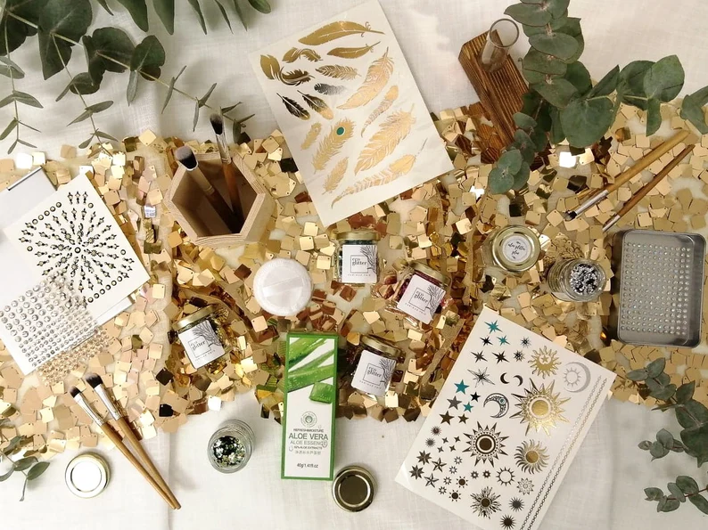 Contemporary Styling Ideas For Your Summer Festival Wedding
