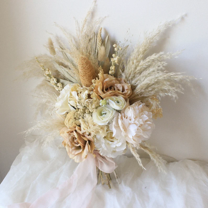 Contemporary Styling Ideas For Your Summer Festival Wedding