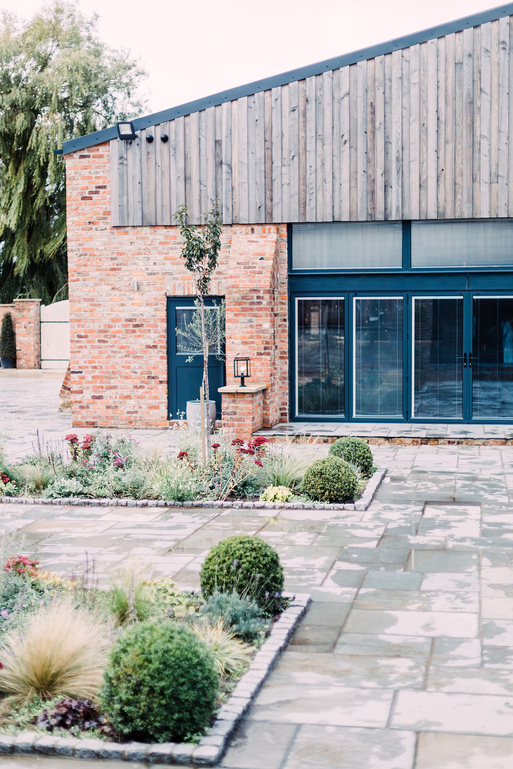 Monochrome Wedding With Luxury Details at The Oakwood, Yorkshire