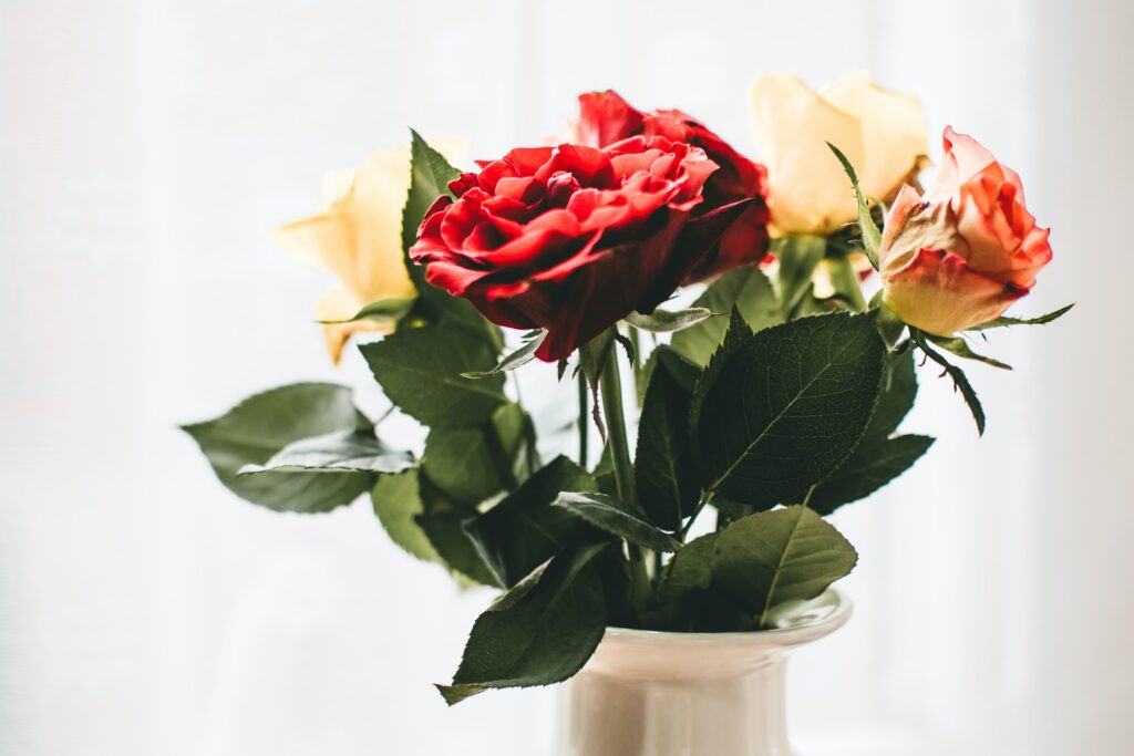 How to Keep Your Flowers Fresh For Longer After The Wedding
