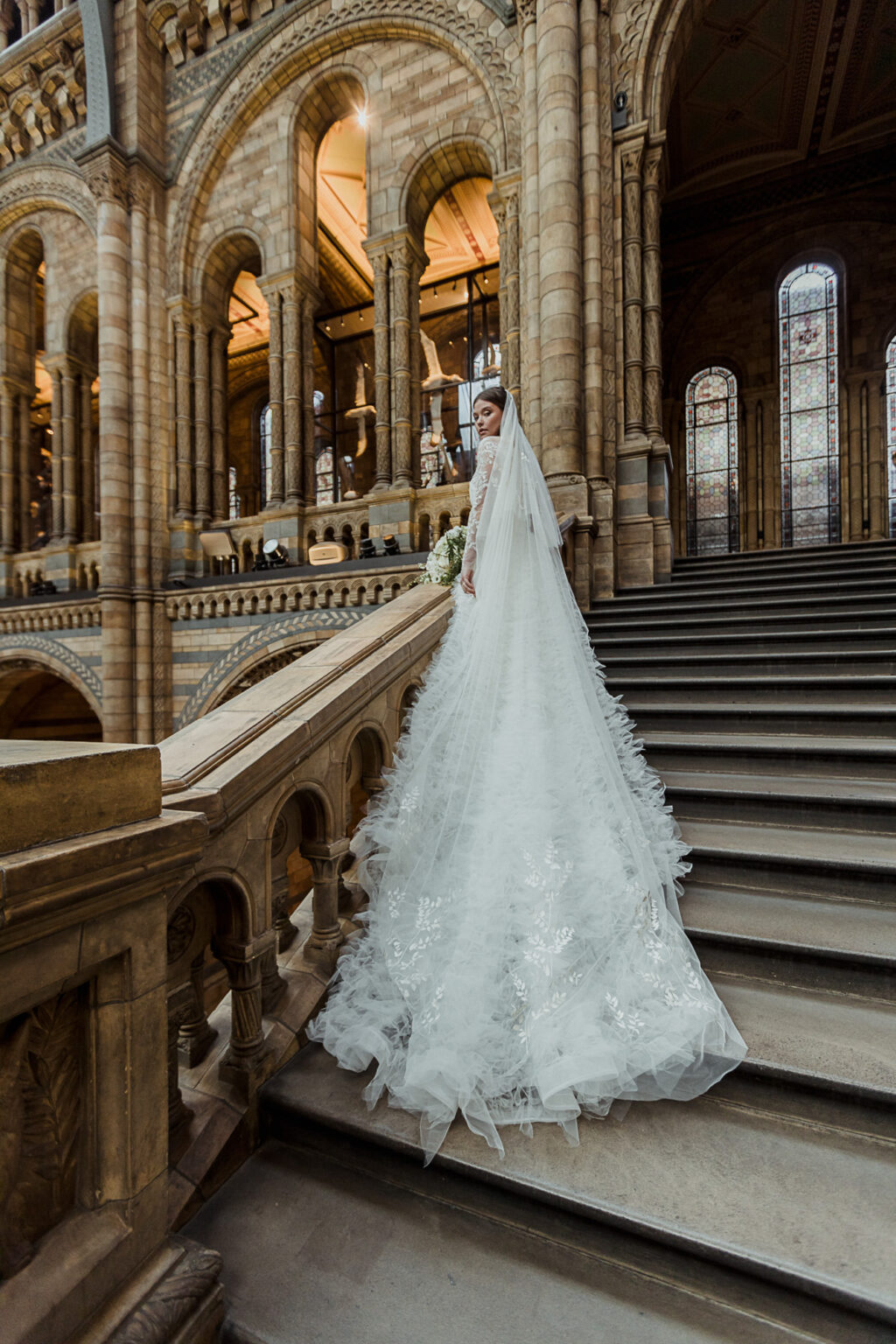  Contemporary City Elopement At The Natural History Museum