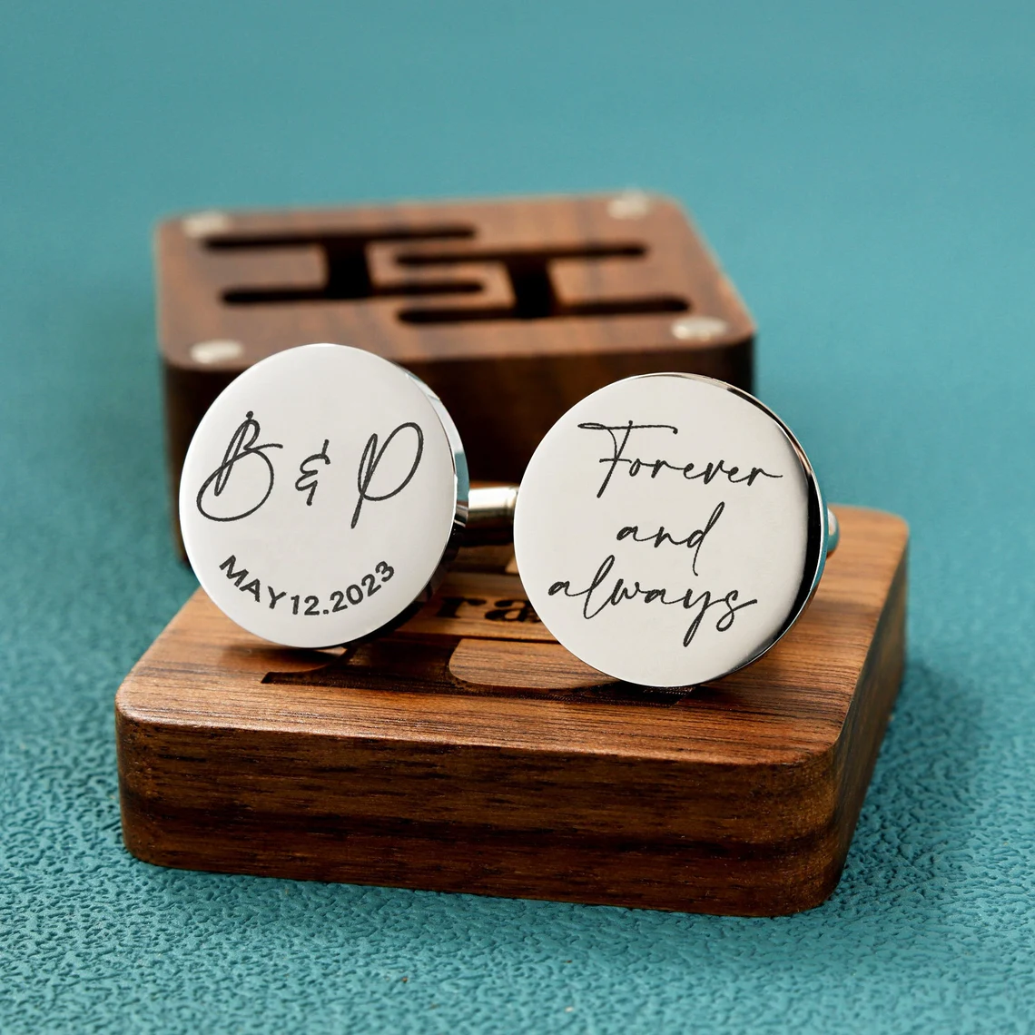 15 Father of The Bride Gift Ideas For Your Wedding Day
