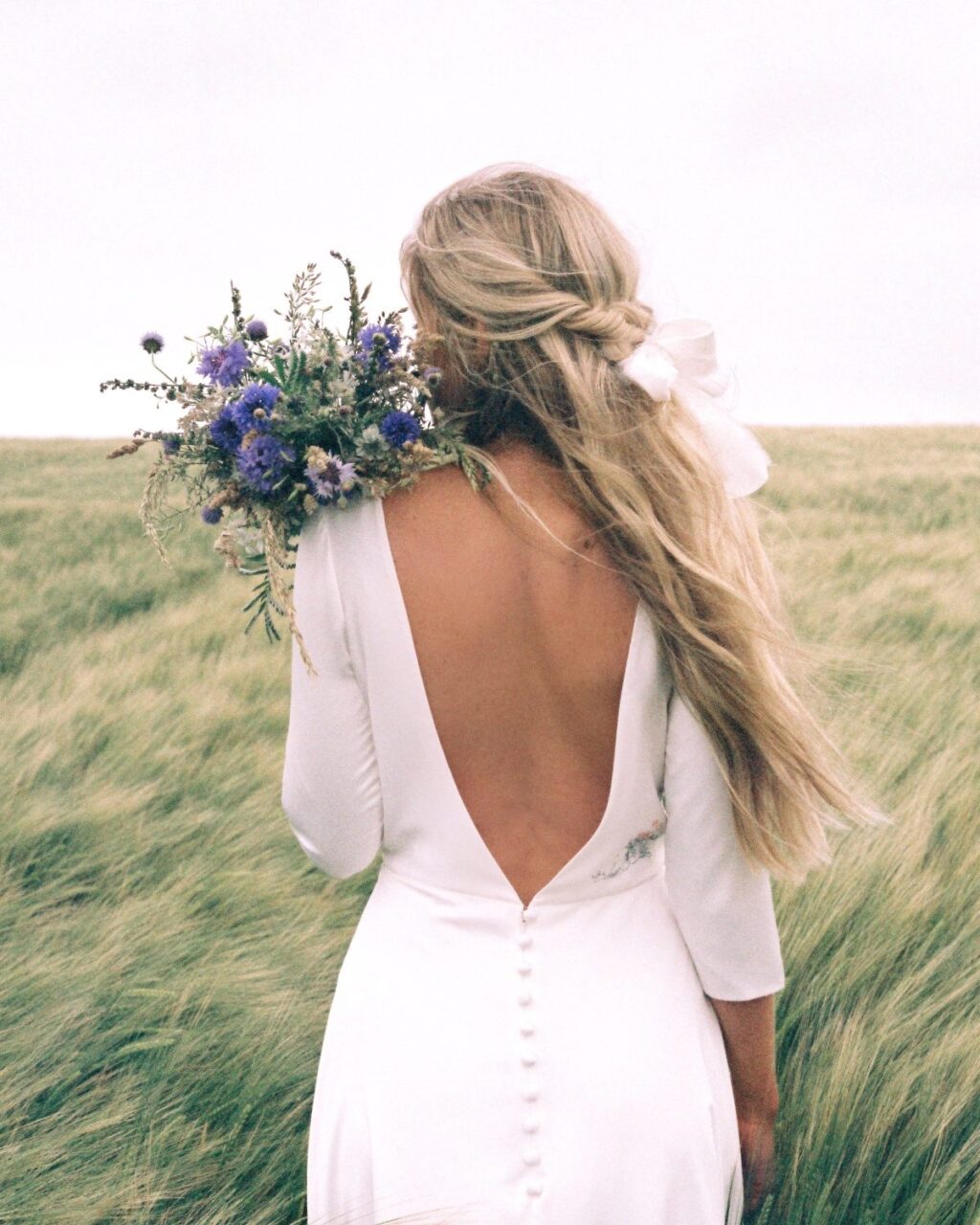 10 Winter Wedding Dress Ideas For The Modern Eco Bride