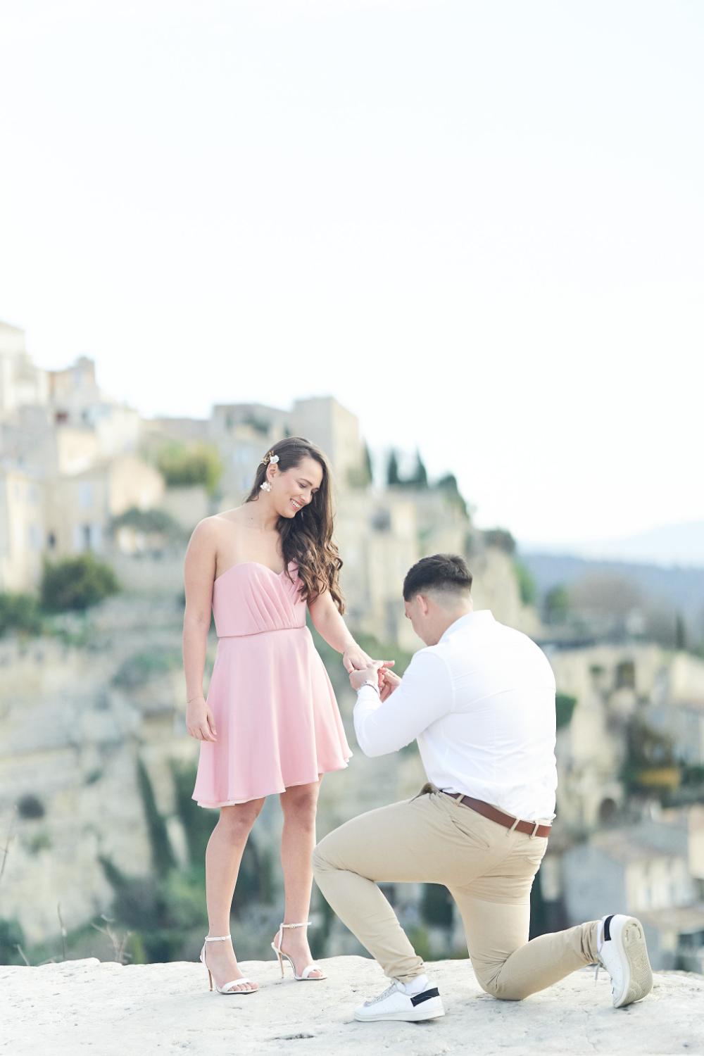 How To Plan A Beautiful Engagement Shoot In Gordes, Provence