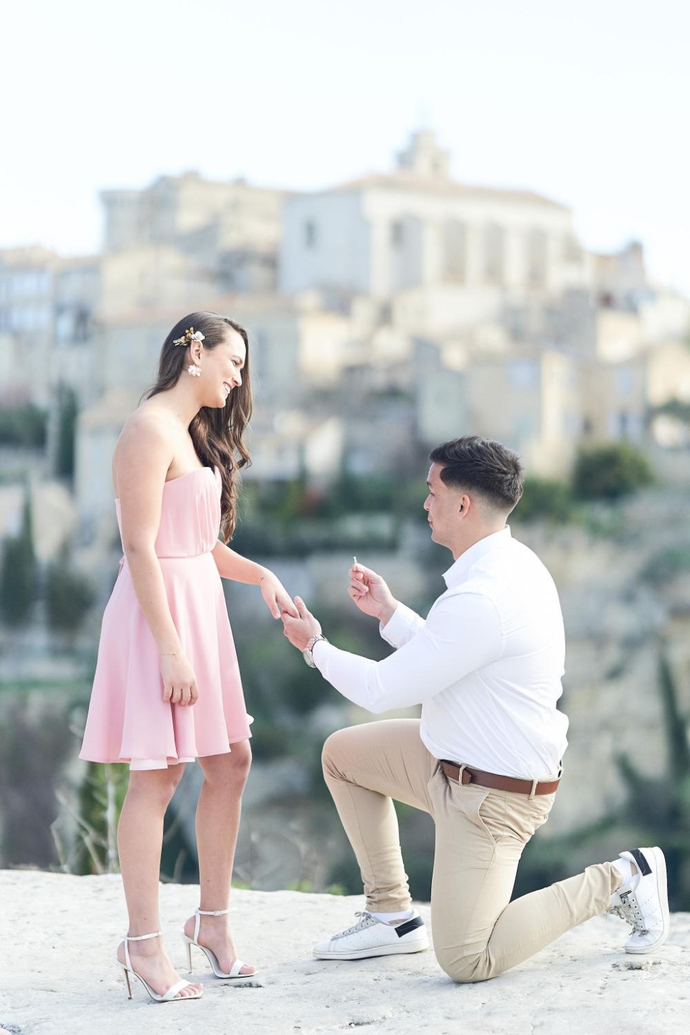 How To Plan A Beautiful Engagement Shoot In Gordes, Provence