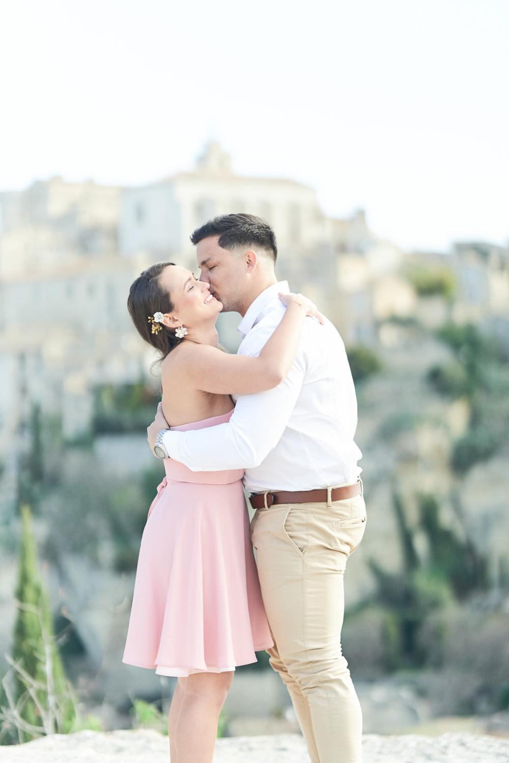 How To Plan A Beautiful Engagement Shoot In Gordes, Provence