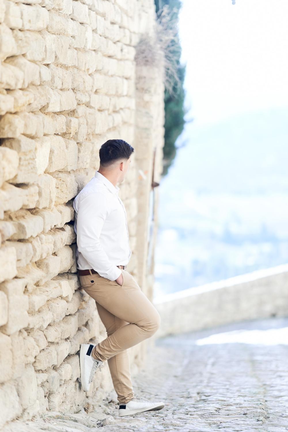 How To Plan A Beautiful Engagement Shoot In Gordes, Provence