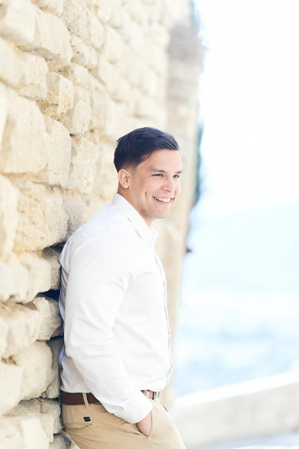 How To Plan A Beautiful Engagement Shoot In Gordes, Provence