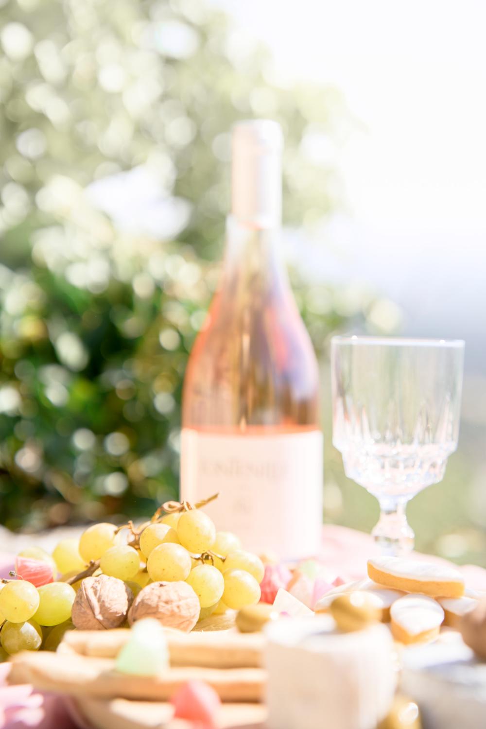How To Plan A Beautiful Engagement Shoot In Gordes, Provence