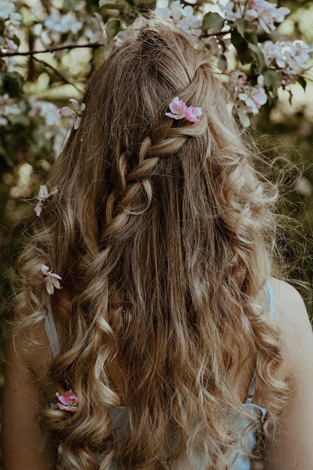 7 Wedding-Ready Hairstyles And The Best Outfits To Pair With Them