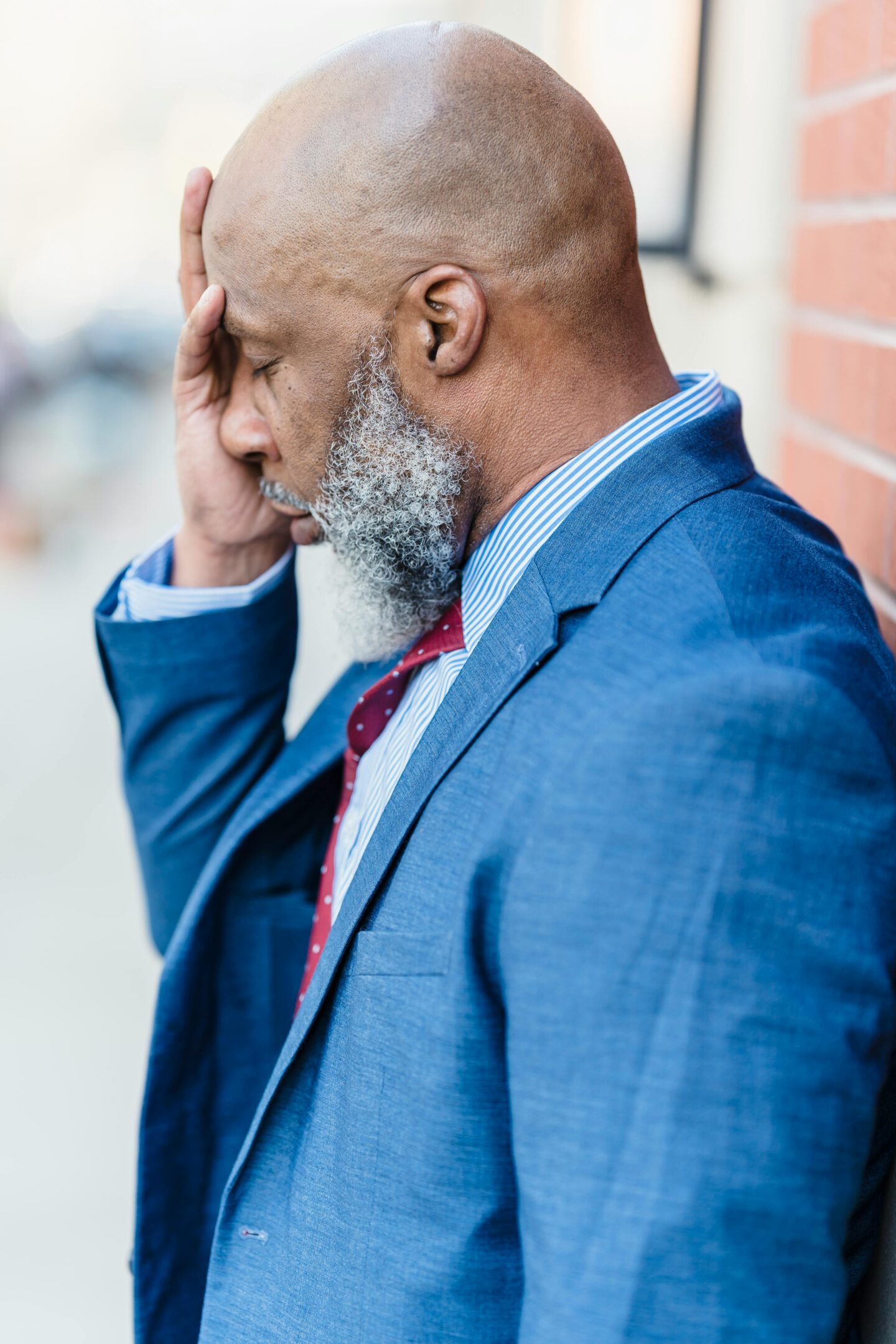 8 Men's Mental Health Support Groups and Charities To Help If You Are Struggling