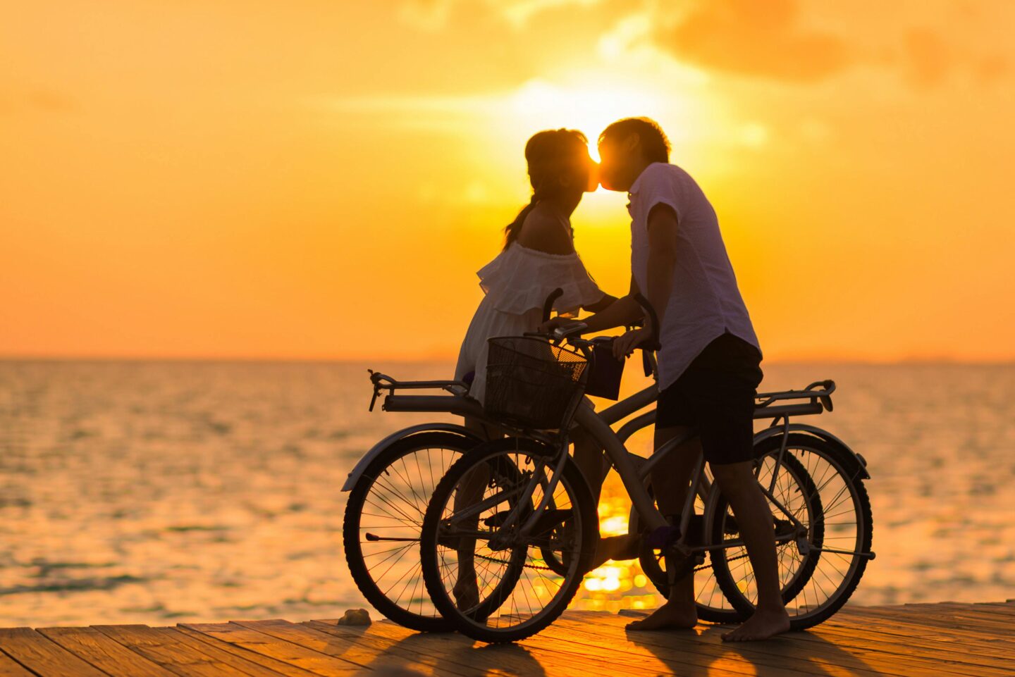 How to Plan a Menopause-Friendly Honeymoon: Tips and Must-Have Products