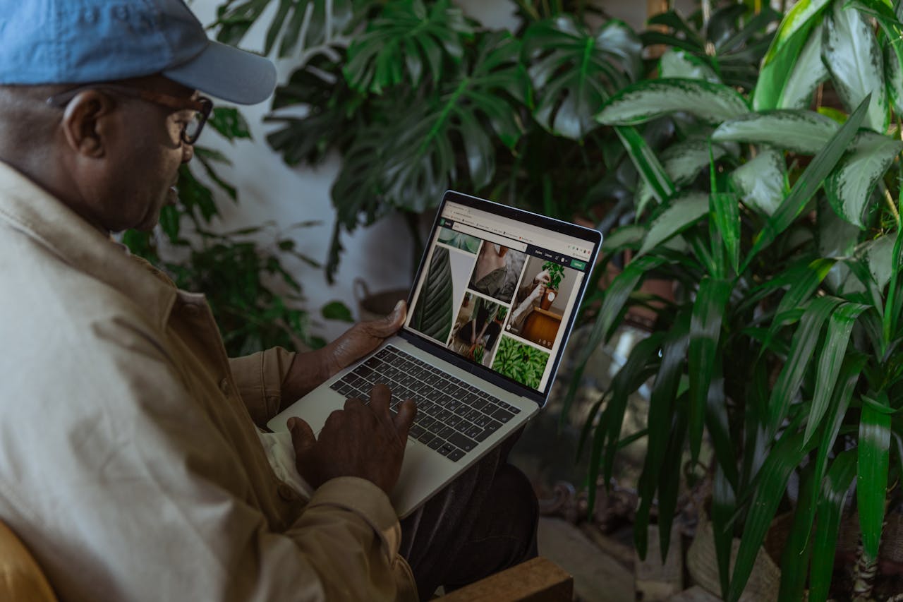 Starting Over: 12 Online Dating Tips For Over 50s