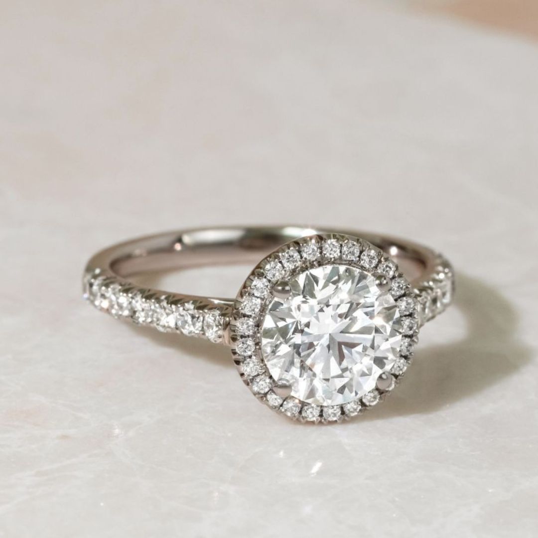 Travelling with Expensive Jewellery: Tips to Keep Your Diamond Ring Safe