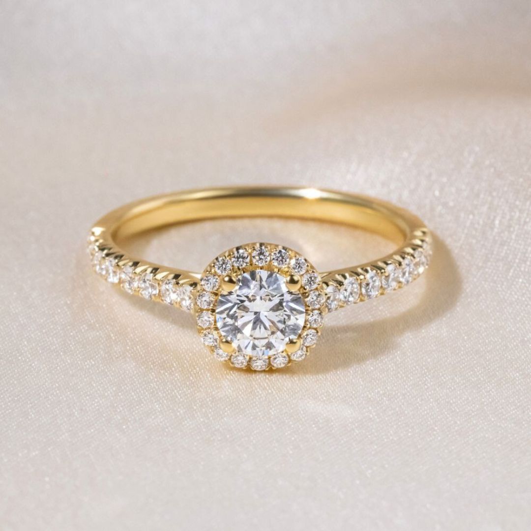 Travelling with Expensive Jewellery: Tips to Keep Your Diamond Ring Safe