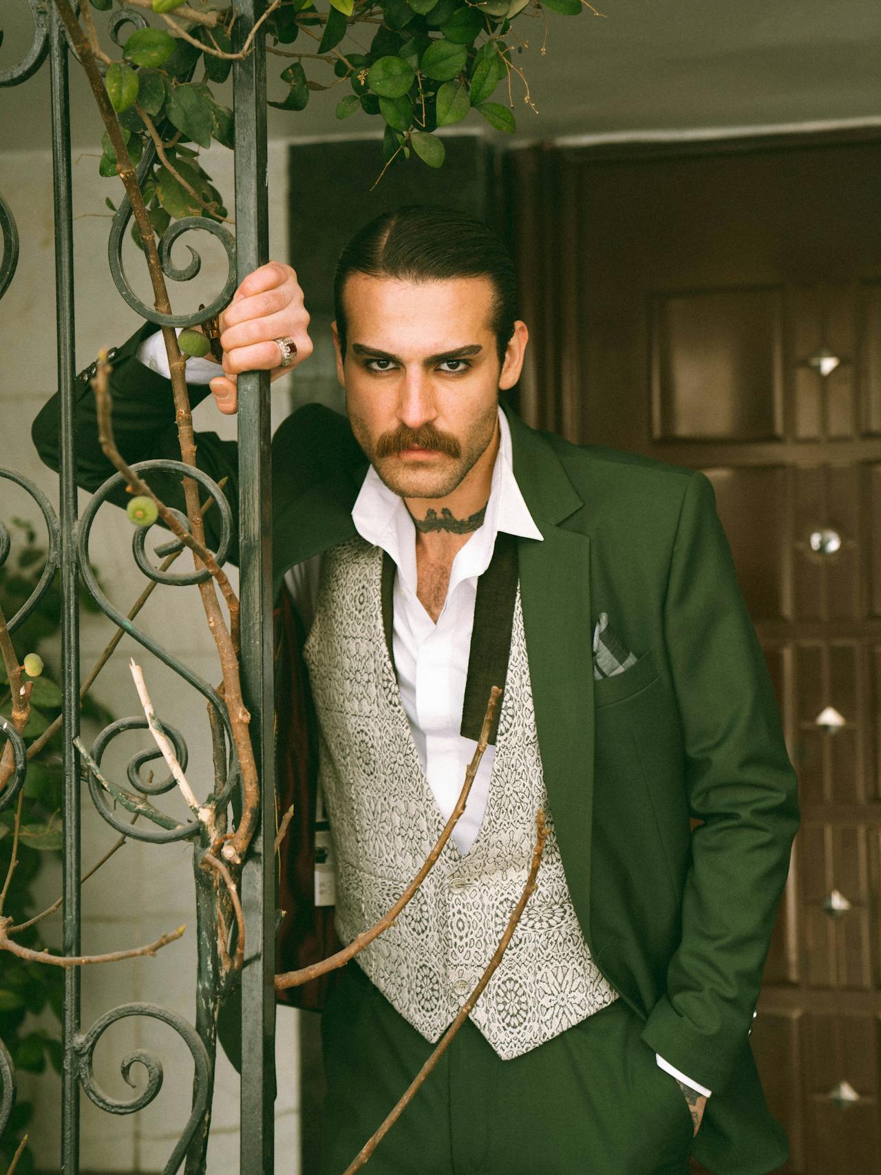 Wedding Suits: Tips for Coordinating a Stylish Look for Your Special Day