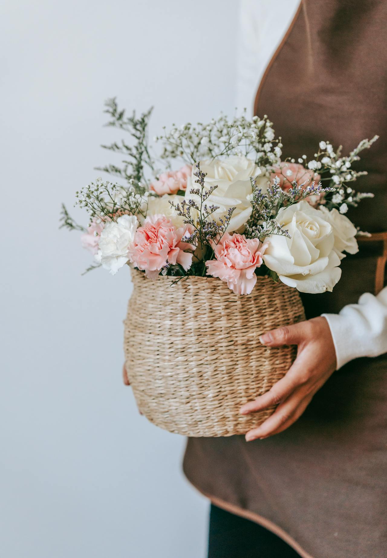 Essential Flower Delivery Tips for Your Wedding Day