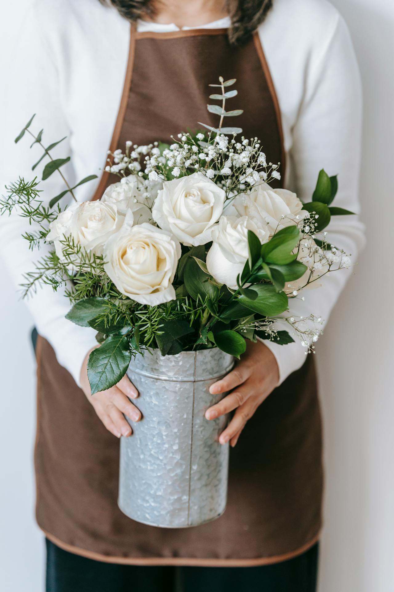 Essential Flower Delivery Tips for Your Wedding Day