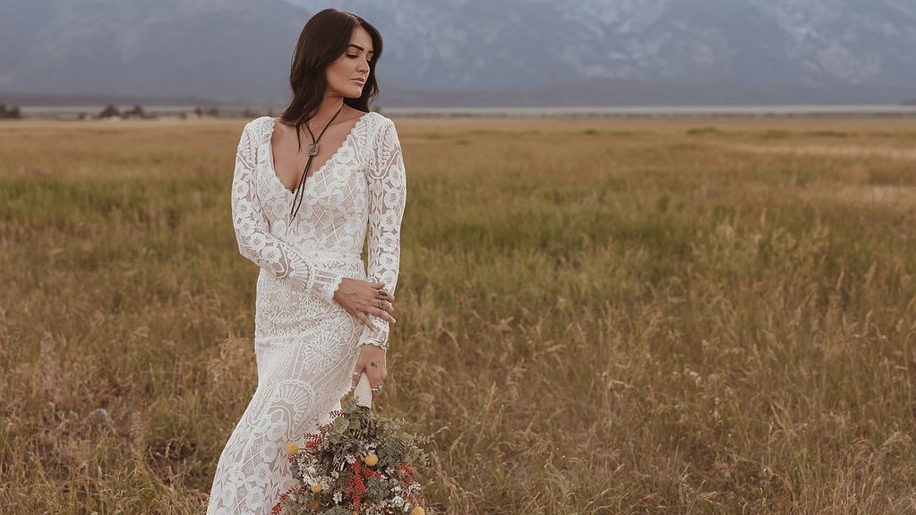 Why Modern Brides Choose Unique Wedding Dresses Over Traditional Gowns