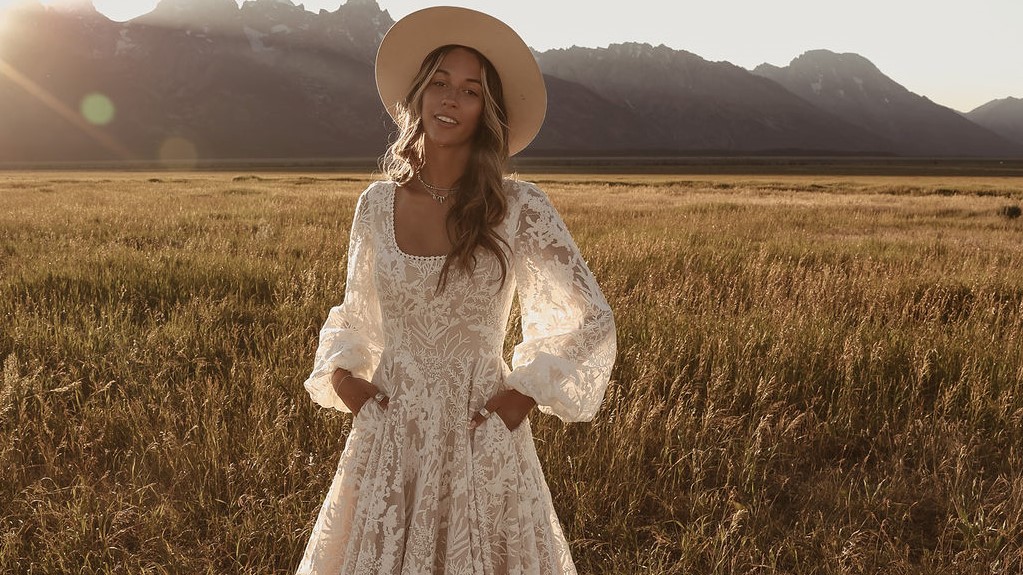 Why Modern Brides Choose Unique Wedding Dresses Over Traditional Gowns