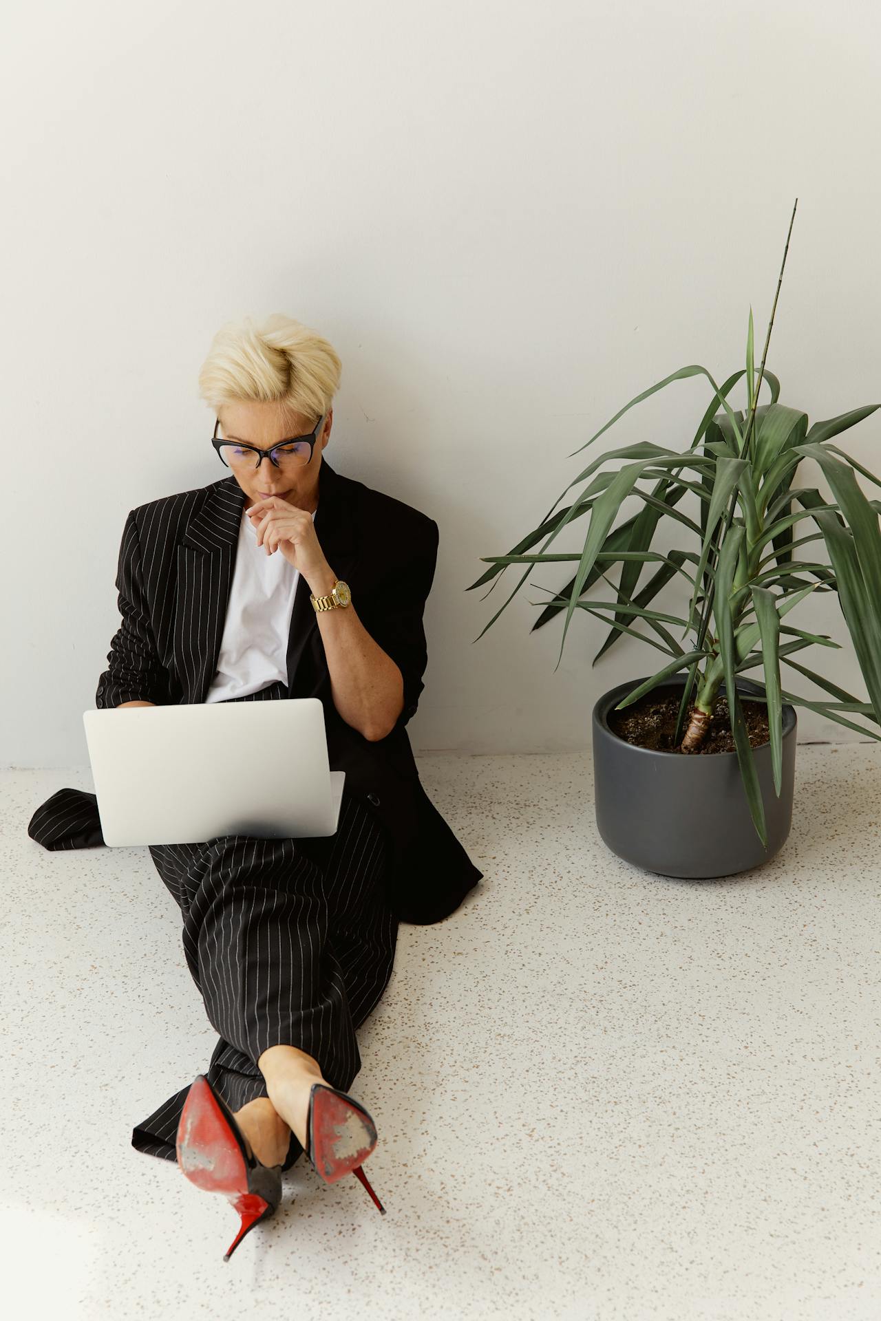 How To Write a Dating Profile at 45+ That Doesn’t Sound Like Everyone Else’s